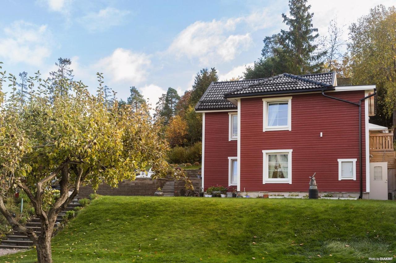 Charming Apartment In A Red House In Sztokholm Zewnętrze zdjęcie