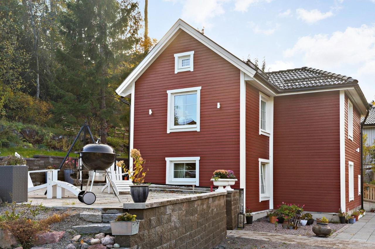 Charming Apartment In A Red House In Sztokholm Zewnętrze zdjęcie